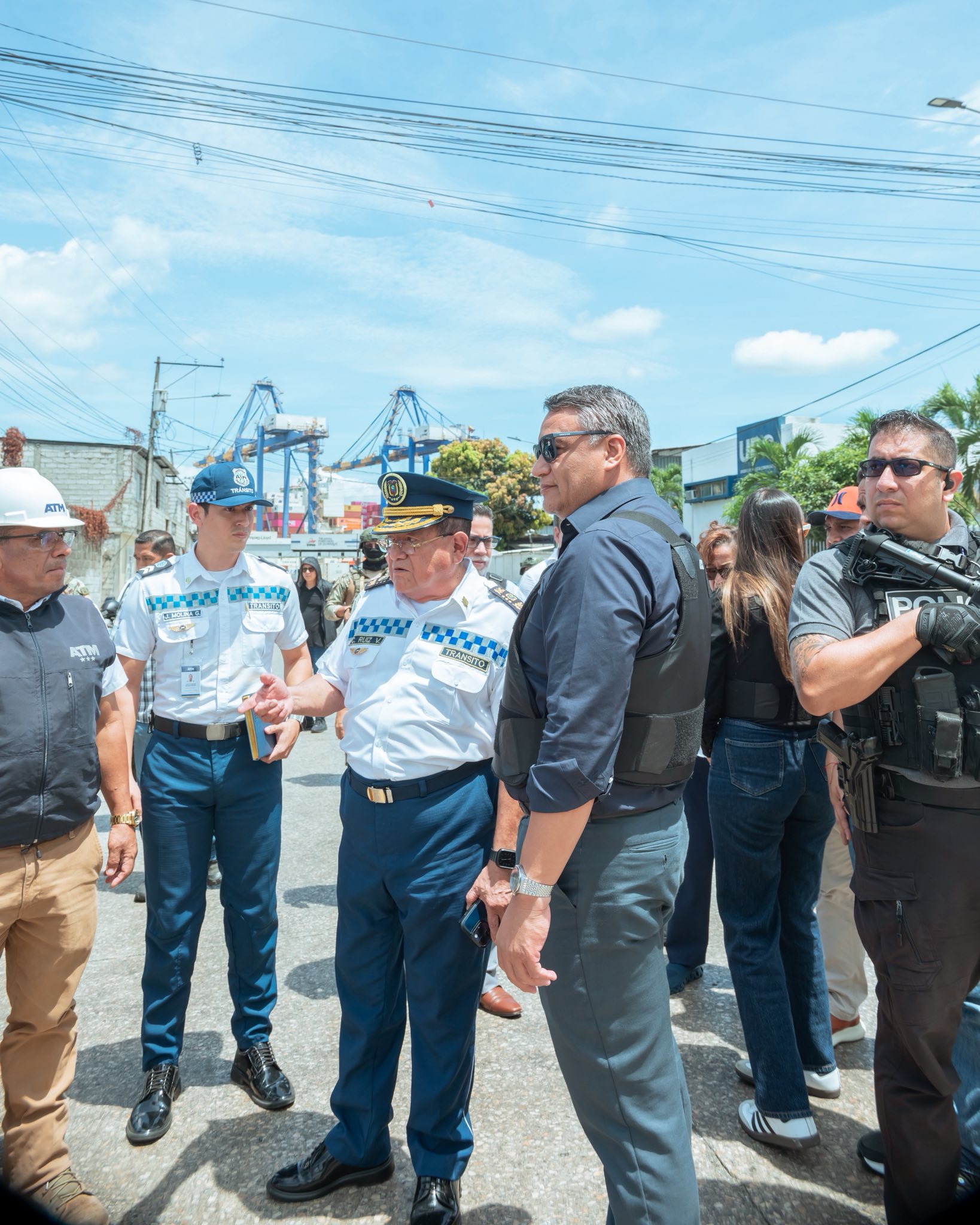 Gobernación del Guayas ejecuta operativo interinstitucional para fortalecer el control y la movilidad en el sector portuario